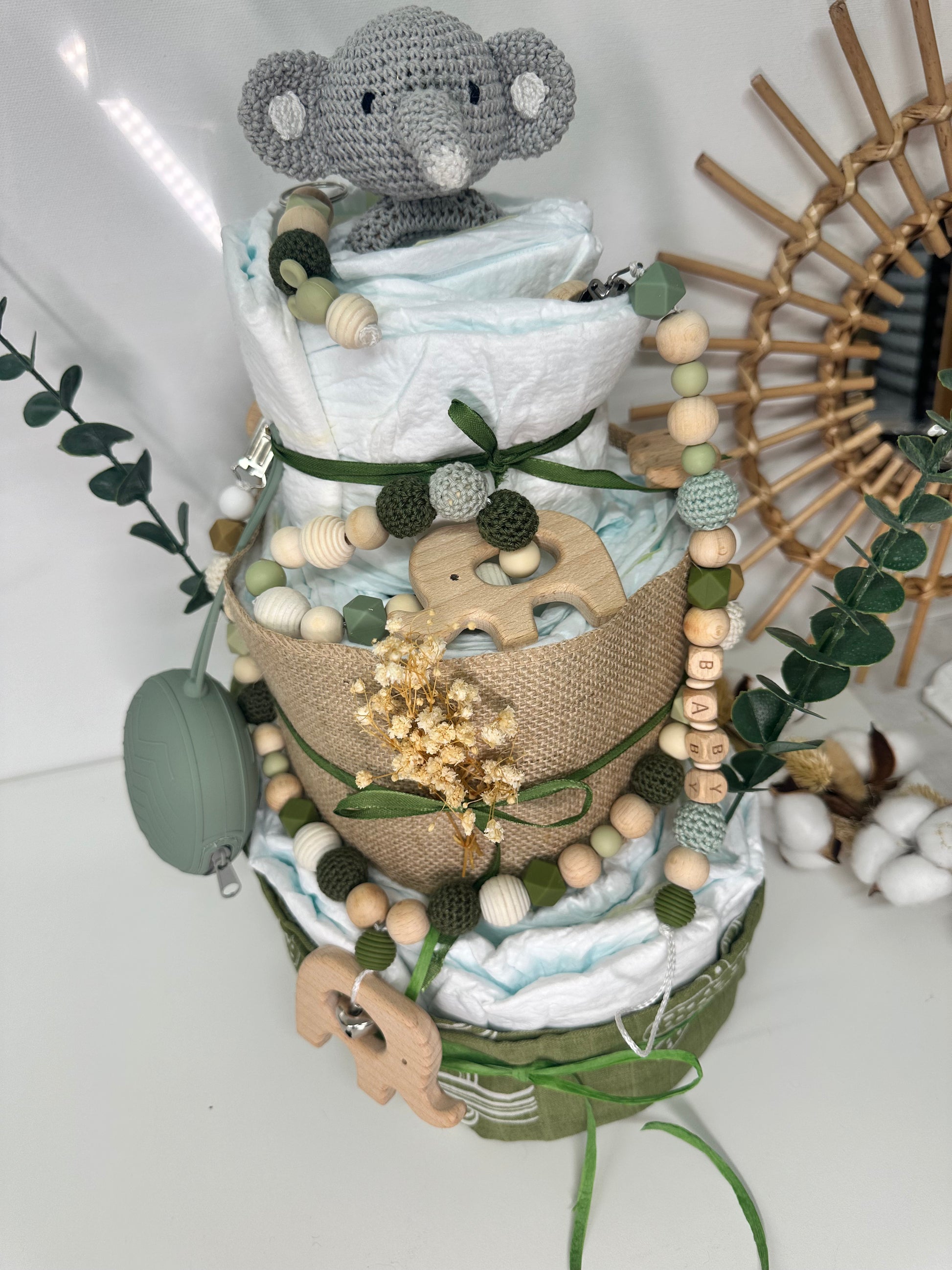 Windeltorte grün, Elefant, neutral, handgemacht - Small Lights Shop