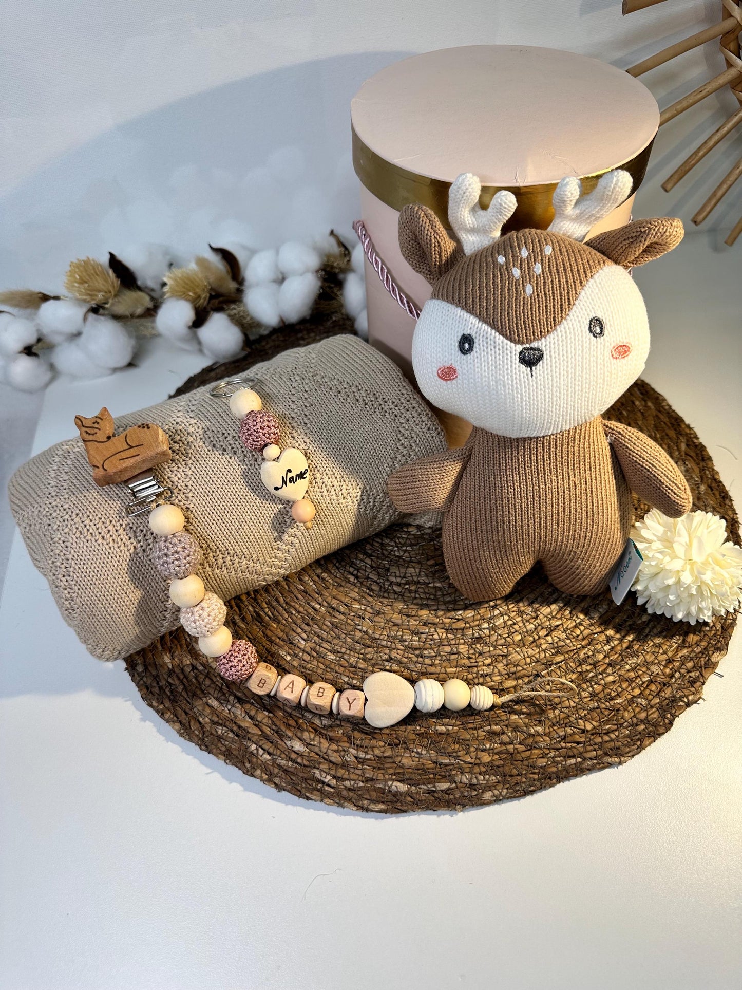 Baby Geschenkset Reh, Babygeschenkbox mit Kuscheltier und Decke